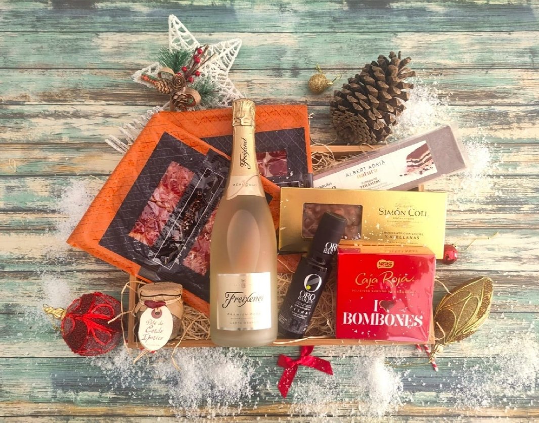 cesta-de-navidad-mixta-con-cava.jpeg