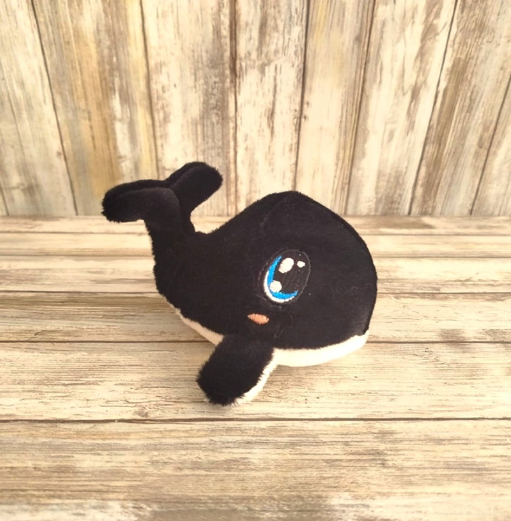 ballena-negra-peluche-regalo-original.jpeg