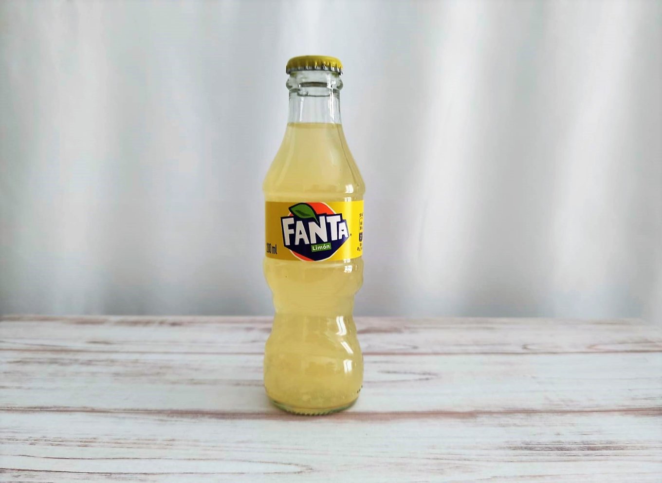botellita-de-fanta-de-limon-picoteo.jpg