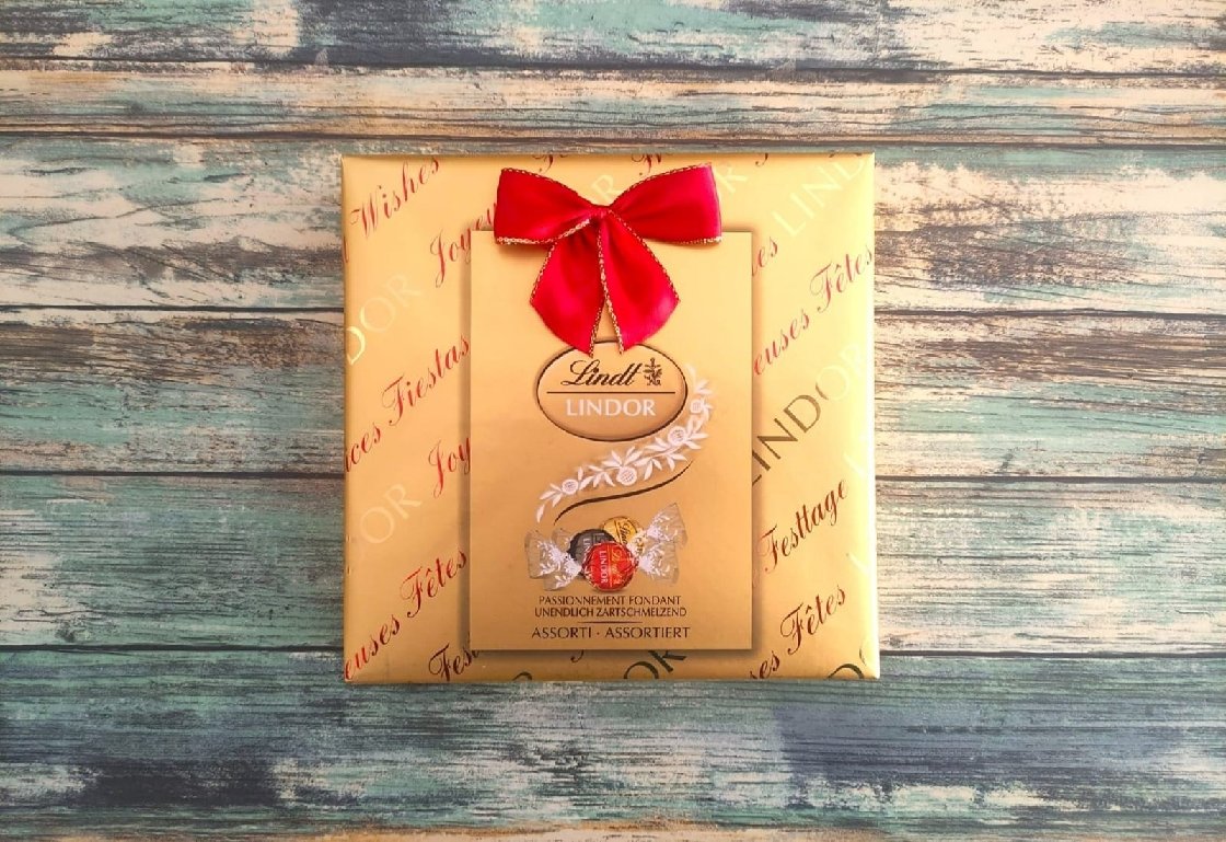 caja-de-bombones-lindor-desayuno-a-domicilio.jpeg