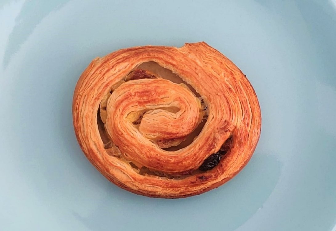 caracola-con-pasas-desayuno-a-domicilio.jpeg