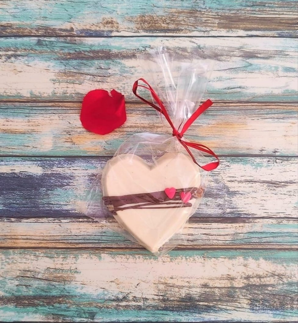 corazon-de-chocolate-blanco-desayuno-a-domicilio.jpg