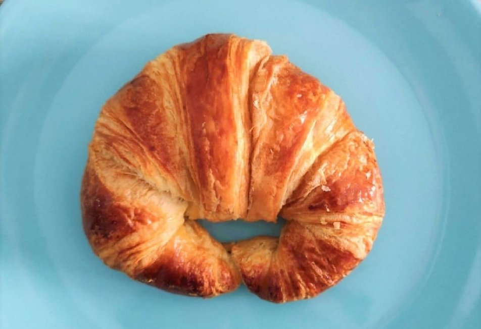 croissant-mantequilla-desayuno-a-domicilio.jpeg