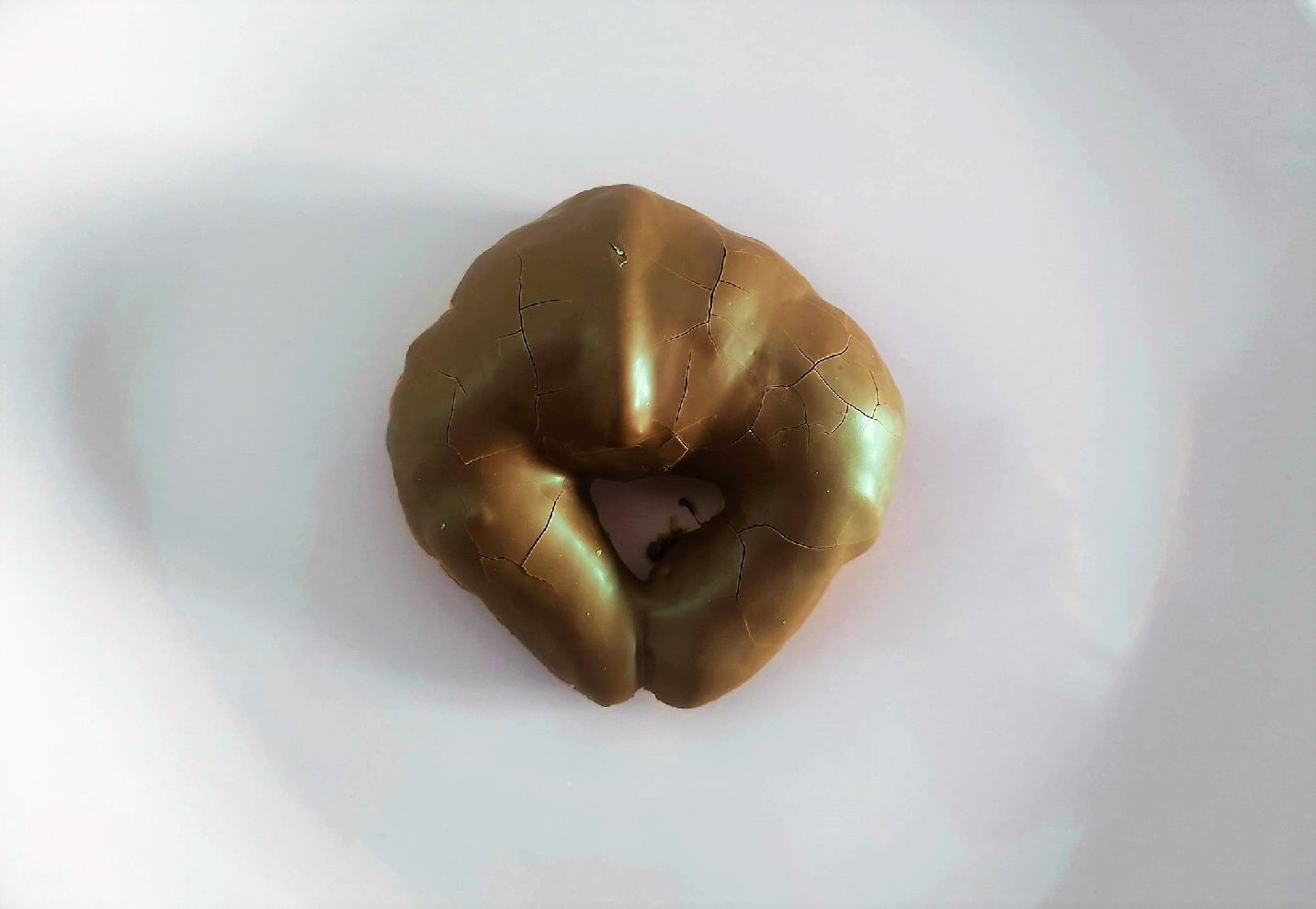 croissant-mini-cubierto-de-chocolate-negro-desayuno-a-domicilio.jpeg