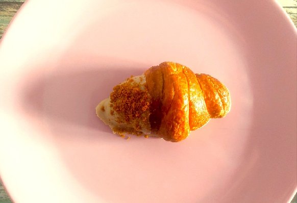 Croissancito Relleno de Lotus