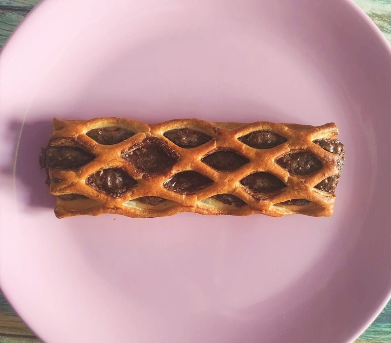 malla-praline-con-chocolate-y-avellana-desayuno-a-domicilio.jpg