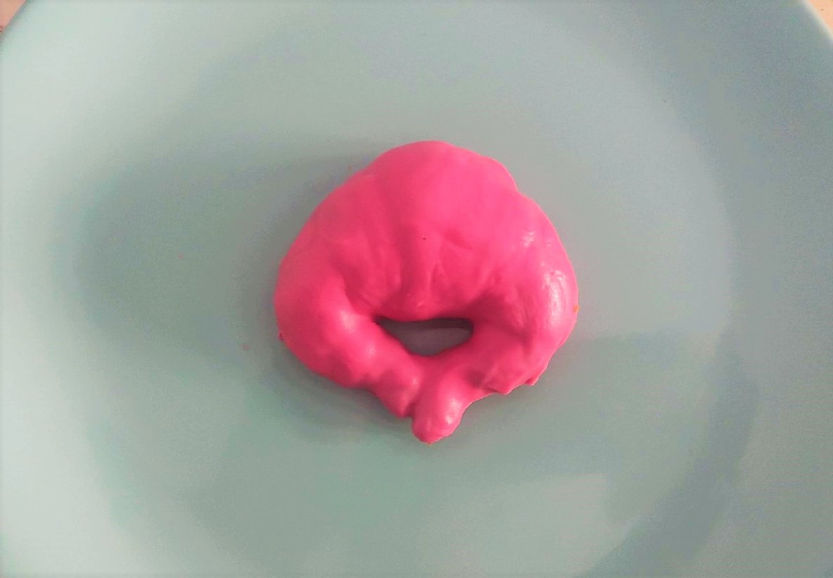 mini-croissant-cubierto-de-chocolate-de-fresa-desayunos-a-domicilio.jpeg