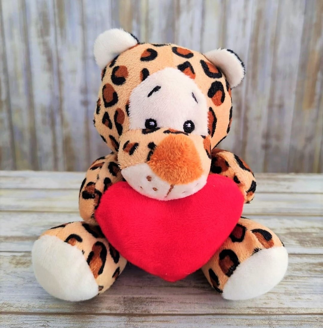 panterita-de-peluche-con-corazon-regalo-original.jpg