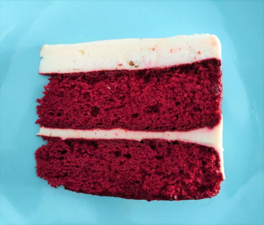 porcion-tarta-red-velvet-desayuno-a-domicilio.jpg