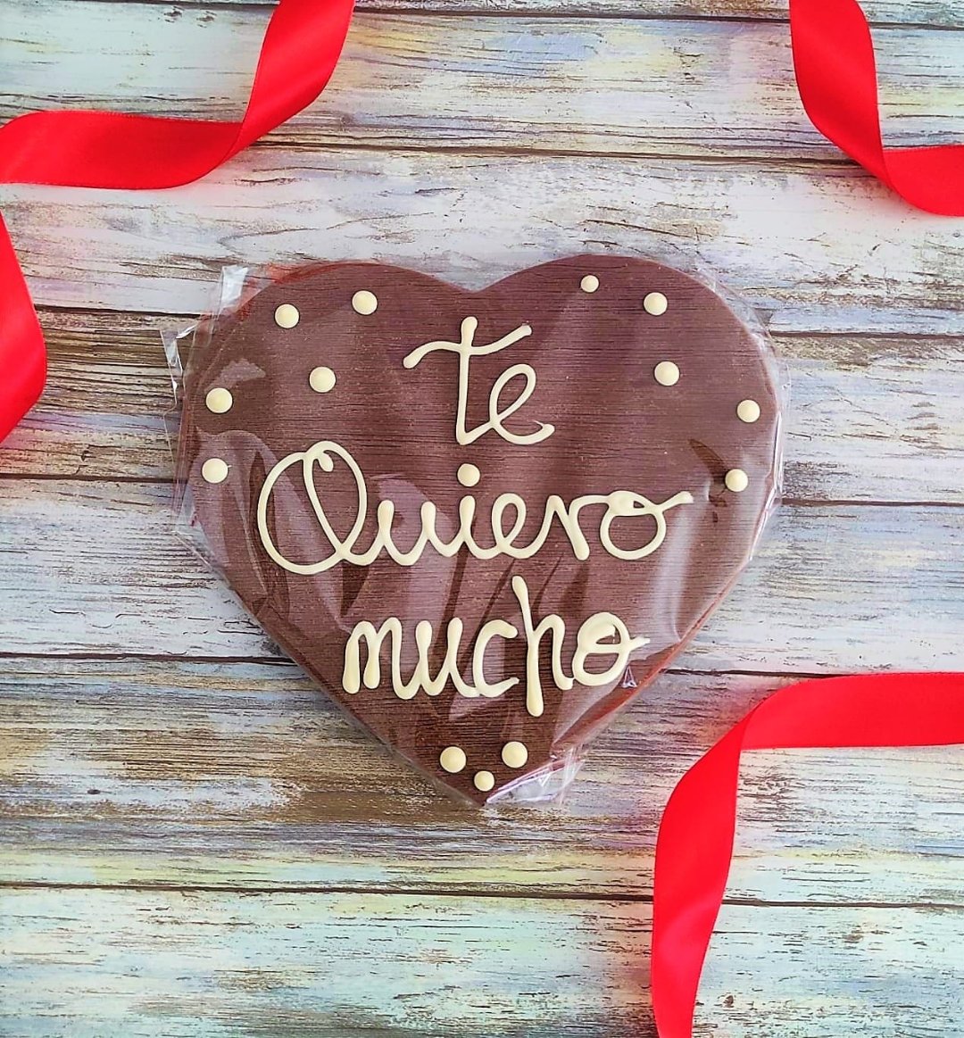 tableta-gigante-de-corazon-de-chocolate-desayuno-a-domicilio.jpg