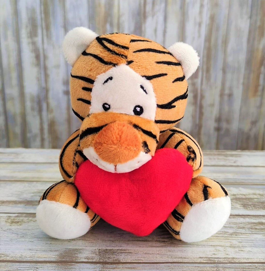tigrecito-de-peluche-con-corazon-regalo-original.jpg