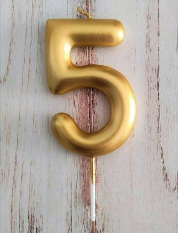 vela-dorada-de-cumpleaños-numero-cinco-regalo-original.jpg